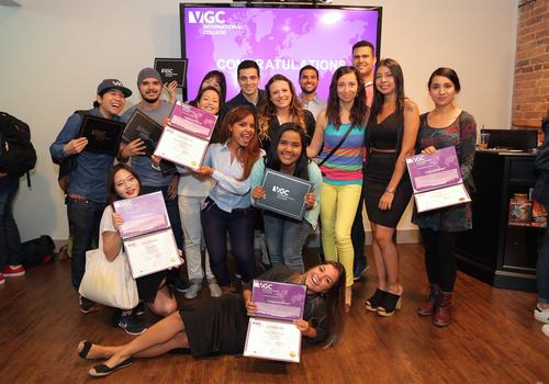 Photo de groupe lors de la remise des diplômes à VGC