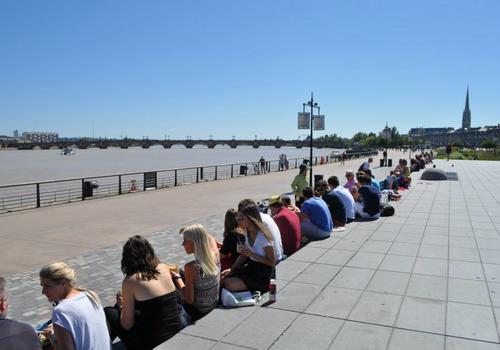 France Langue Bordeaux Quai de la Garonne