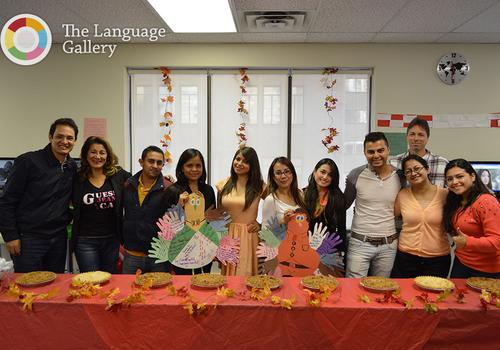 Étudiants fêtant Thanksgiving